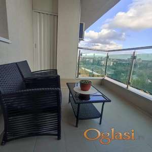 Moderan stan sa fantasticnim pogledom na Frusku goru